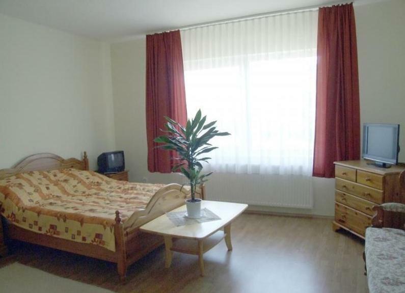 Aura Vendégház Hajdúszoboszló Extérieur photo